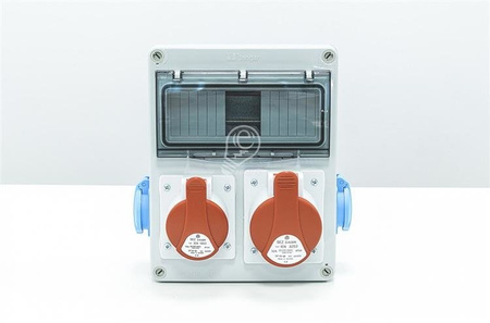 Appareillage de bâtiment équipé IP44 16A/5P, 32A/5P, 2x230V, fenêtre 8 mod.