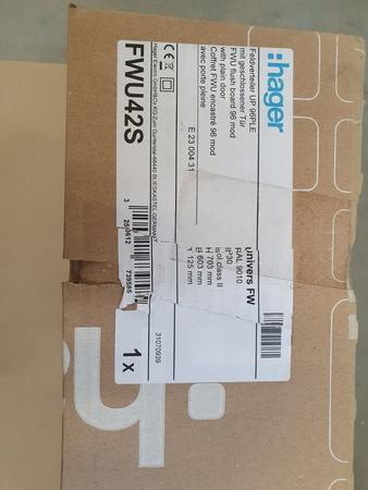 FW Appareils de commutation encastrés complets à 96 modules IP30 classe II Hager - endommagé