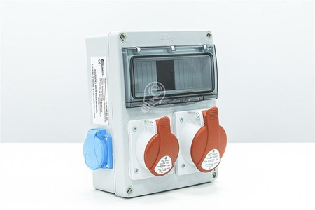 Appareillage de bâtiment équipé IP44 16A/5P, 32A/5P, 2x230V, fenêtre 8 mod.