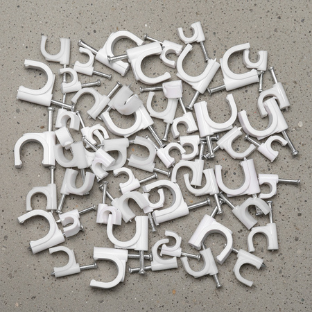 Attache-câble avec clou rond type FLOP fi 18mm blanc (pack. 100 pcs.) | HOROZ